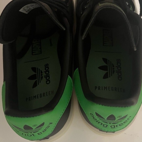 adidas Stan Smith Marvel Hulk Smash Black/Green Kids Size 6 NWT - Picture 14 of 14
